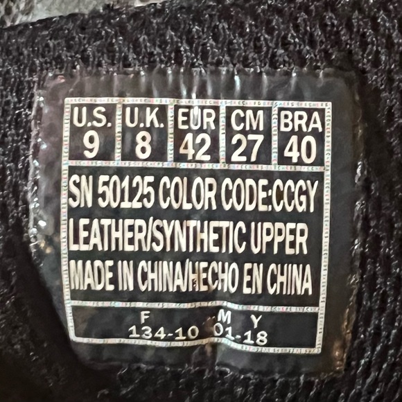 SKECHERS GYM SHOES - Picture 6 of 6